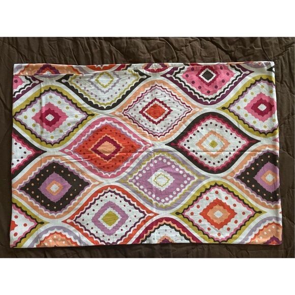 Pottery Barn Girls Diamond Print Twin Size Comforter Set - Picture 8 of 9